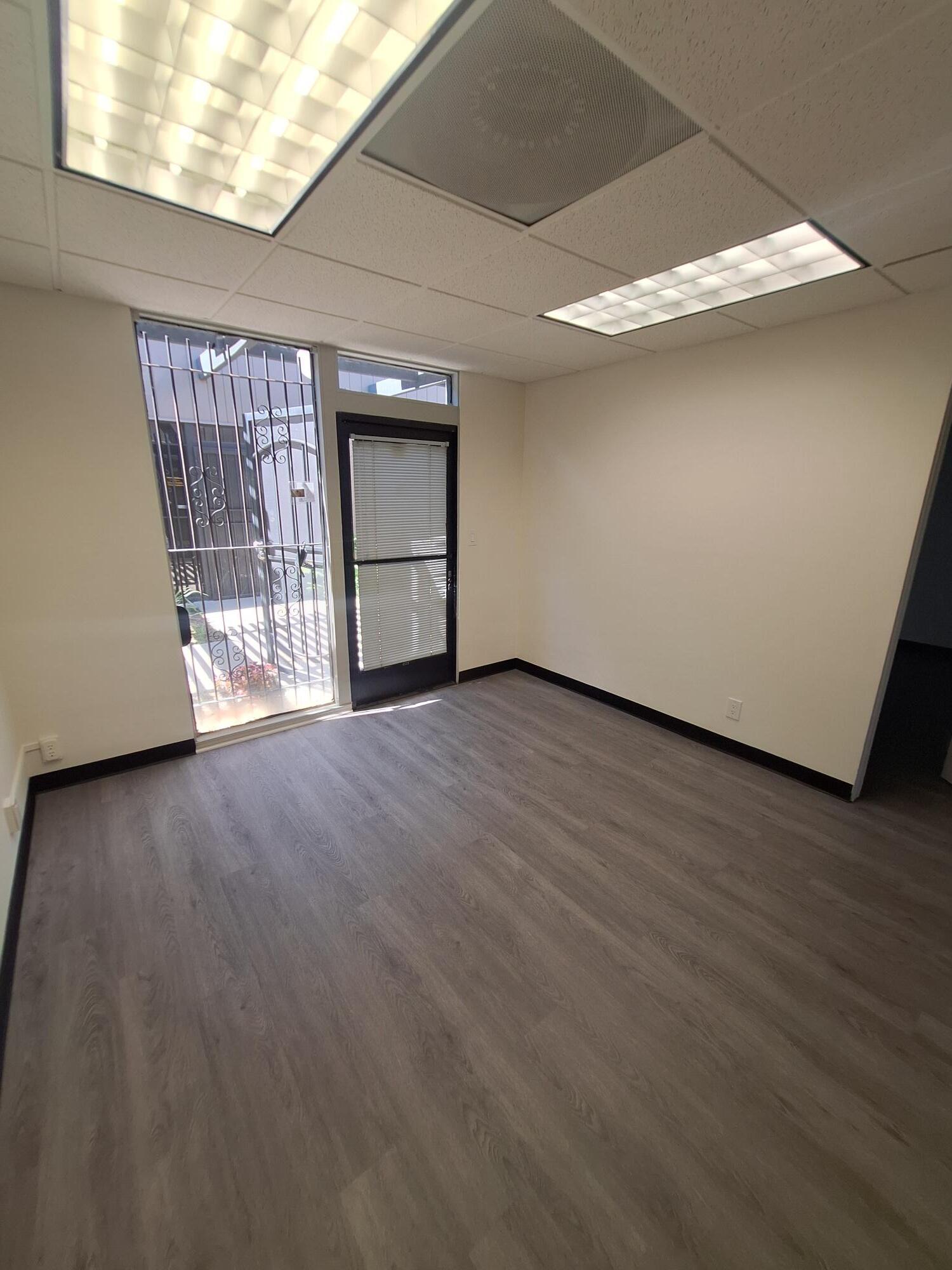 9025 Eton Ave, Canoga Park, CA à louer Photo intérieure– Image 1 sur 8