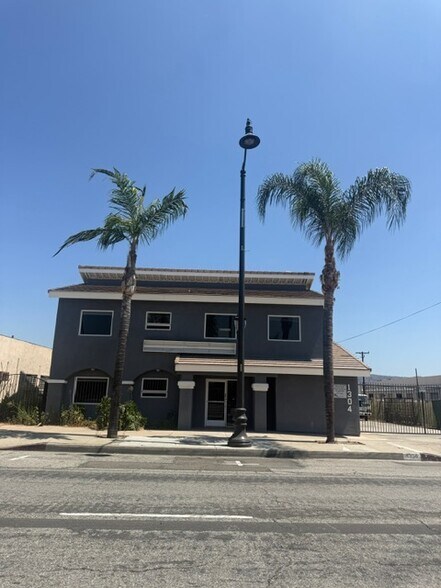 1304 Santa Anita Ave, South El Monte, CA à louer - Photo de l’immeuble – Image 2 sur 16