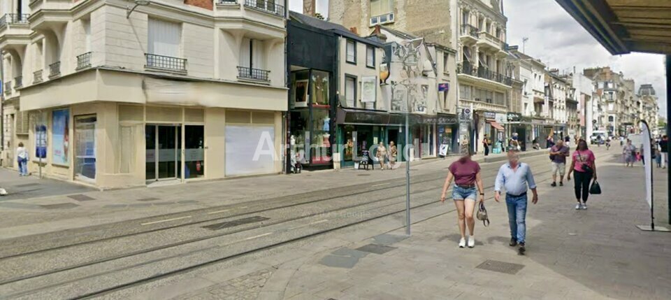 Local commercial dans Reims à louer - Photo de l’immeuble – Image 1 sur 3