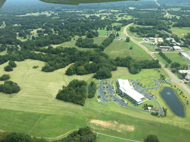 NWC Hwy 57 & Hwy 196, Piperton, TN à vendre - Photo principale – Image 1 sur 5