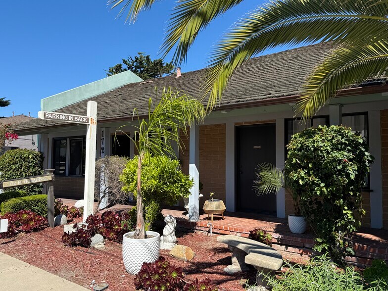 172 El Dorado St, Monterey, CA à vendre - Photo de l’immeuble – Image 2 sur 6