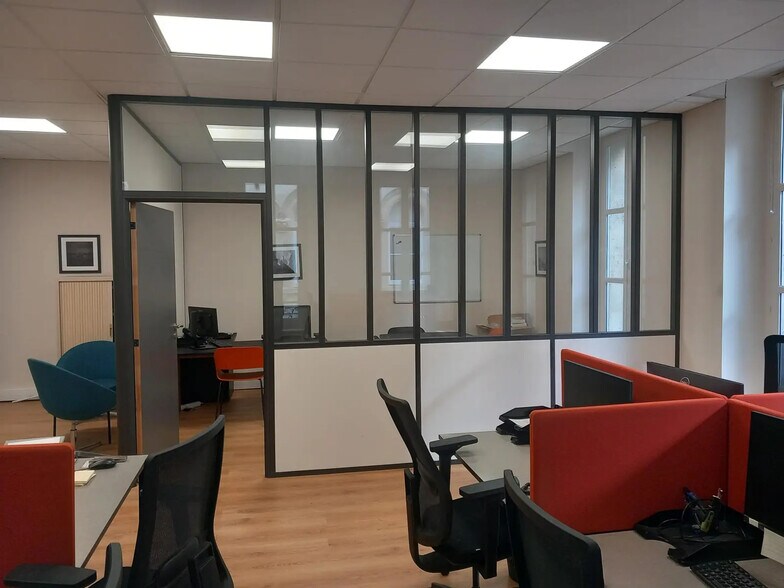 Bureau dans Bordeaux à louer - Photo de l’immeuble – Image 3 sur 9
