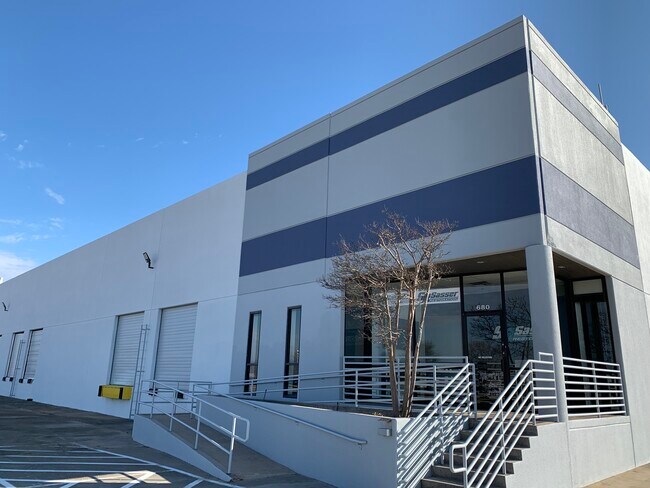 Plus de détails pour 2901 Suffolk Dr, Fort Worth, TX - Industriel/Logistique à louer