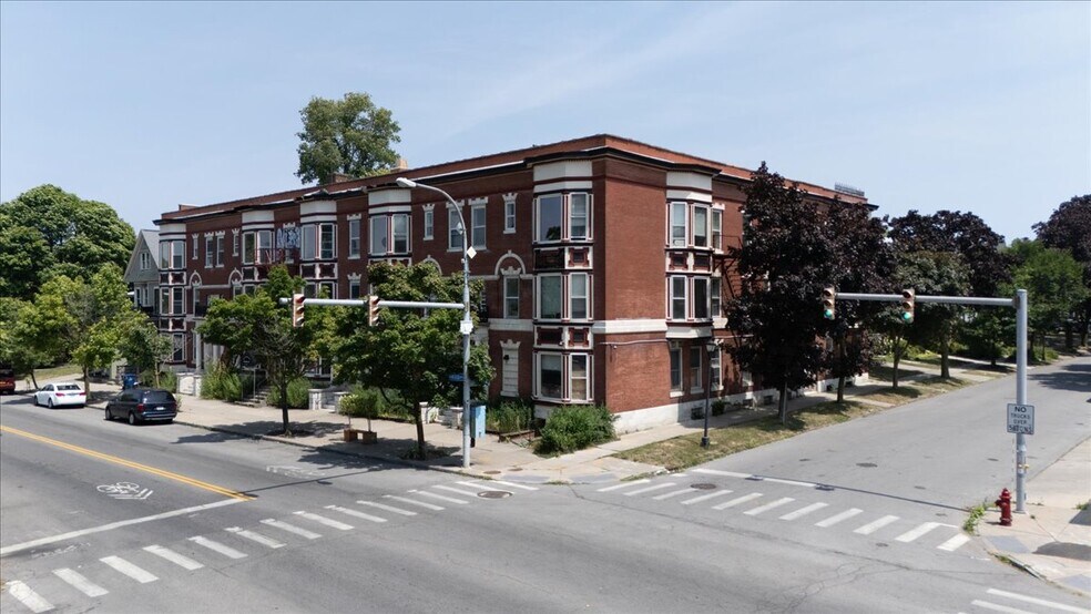 597-605 Elmwood Ave, Buffalo, NY à vendre - Photo de l’immeuble – Image 2 sur 10