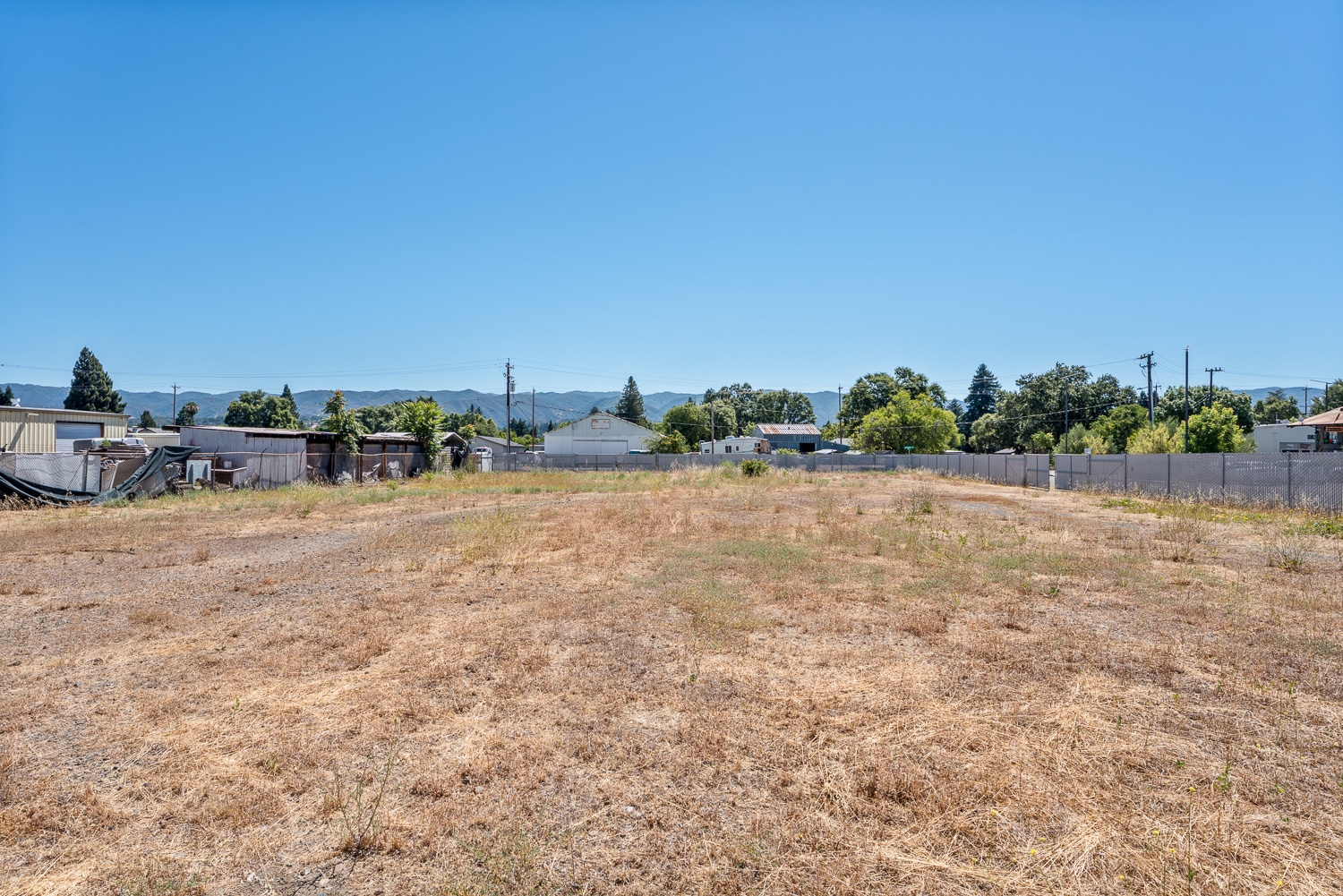 1080 Cunningham St, Ukiah, CA à vendre Autre– Image 1 sur 3