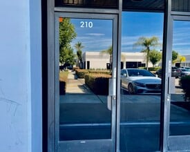 9007 Arrow Rt, Rancho Cucamonga, CA à louer Photo intérieure– Image 2 sur 10