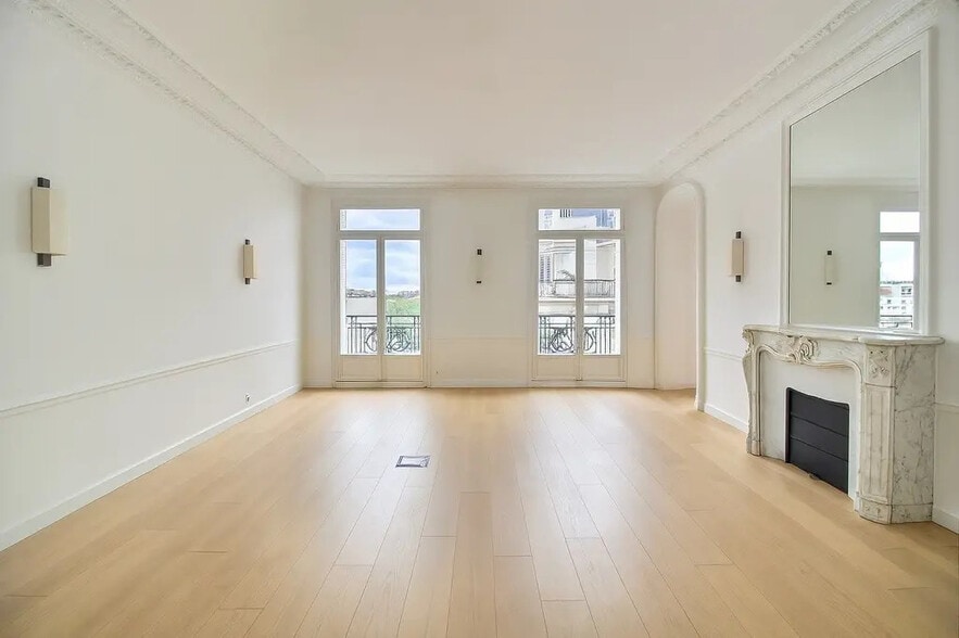 Bureau dans Paris à louer - Photo de l’immeuble – Image 1 sur 11