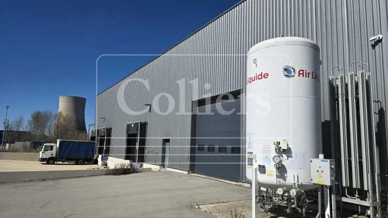 Local d'activités dans Meyreuil à vendre - Photo de l’immeuble – Image 2 sur 11