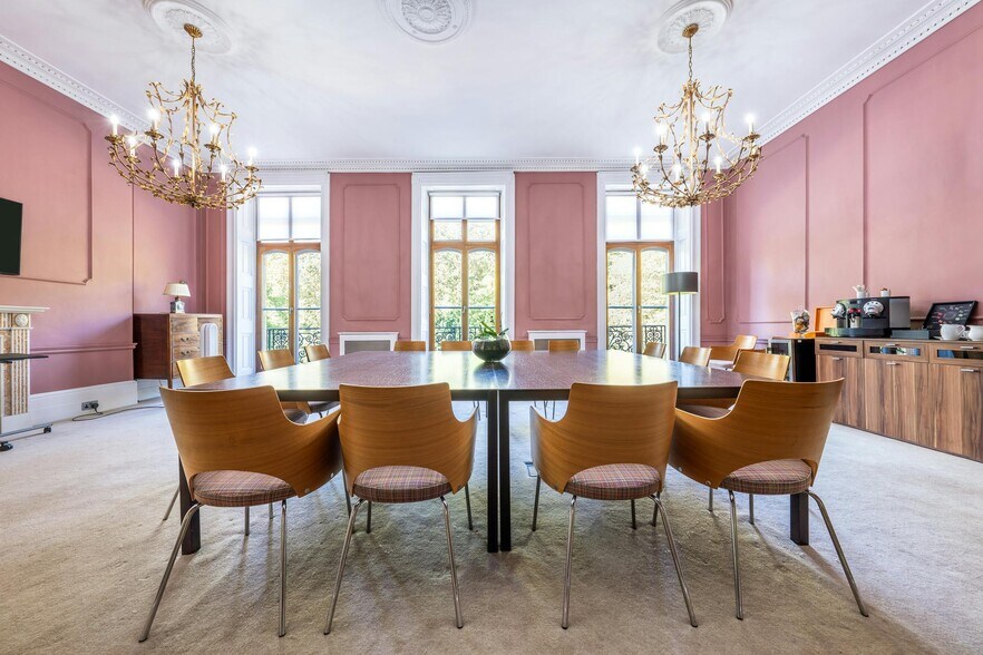 48-49 Russell Sq, Londres à louer - Photo de l’immeuble – Image 3 sur 24