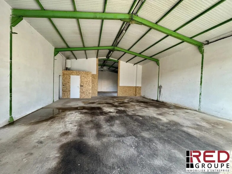 Industriel/Logistique dans Gardanne à louer - Photo de l’immeuble – Image 1 sur 5