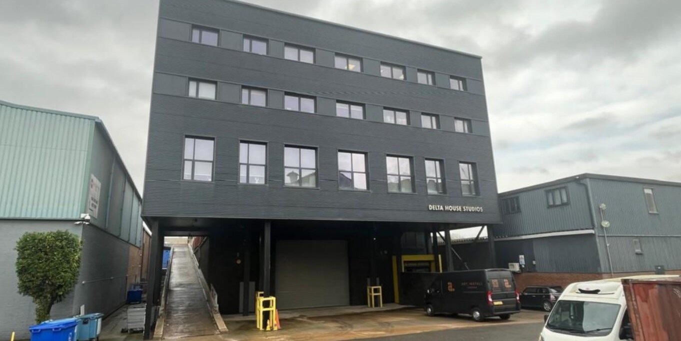 Riverside Rd, Londres à louer Photo principale– Image 1 sur 2