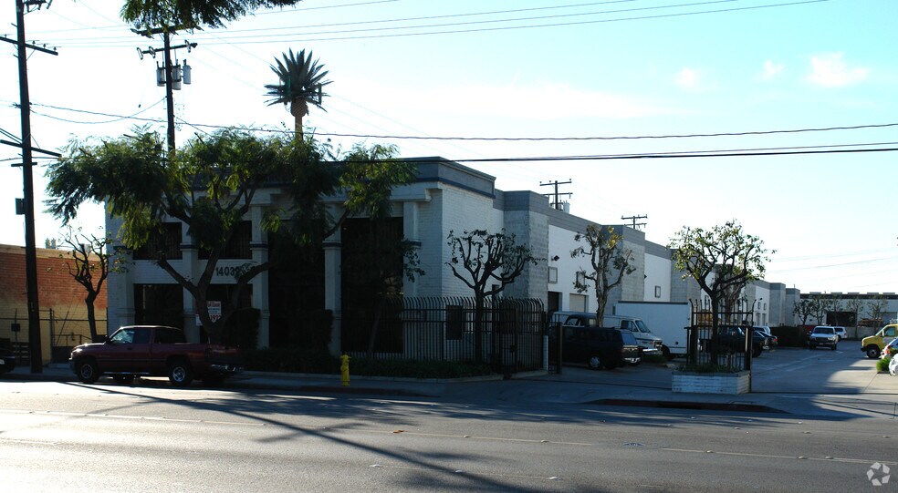 14039 Garfield Ave, Paramount, CA à louer - Photo de l’immeuble – Image 3 sur 8