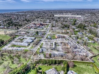 Plus de détails pour 349 Meeting House Ln, Southampton, NY - Santé à vendre