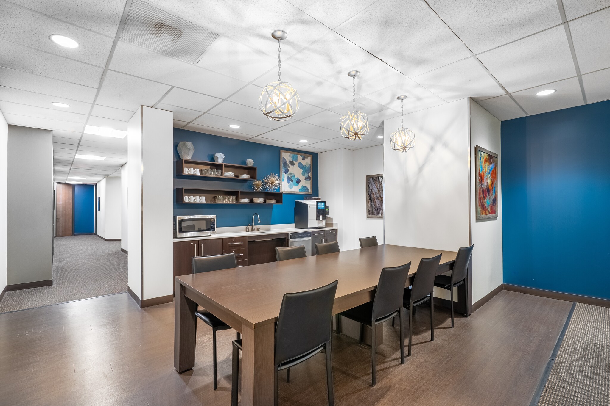 100 Crescent Ct, Dallas, TX à louer Photo intérieure– Image 1 sur 7
