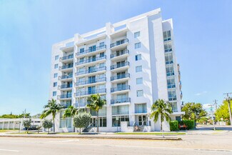 Plus de détails pour 1710 SW 27th Ave, Miami, FL - Logement à vendre
