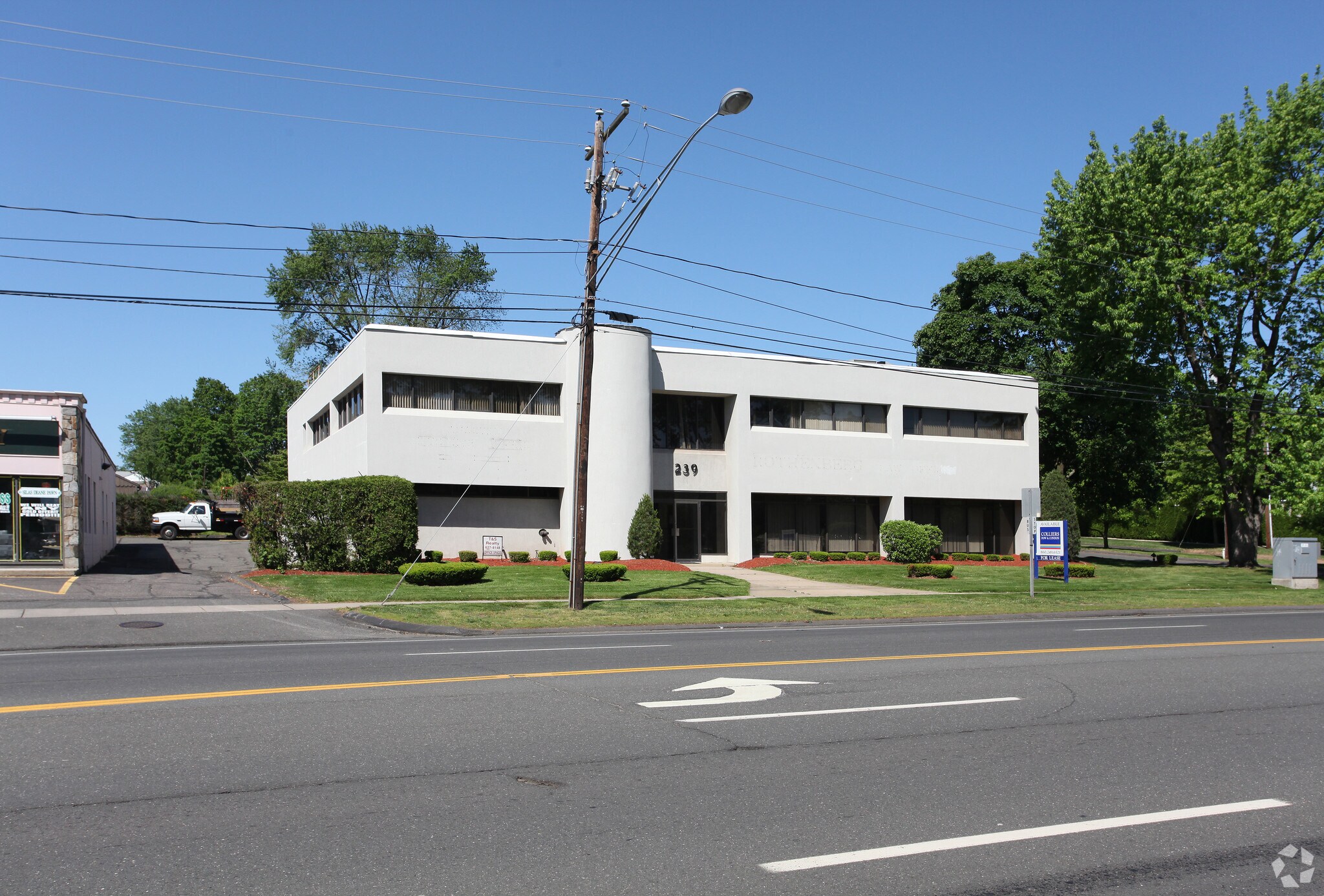 239 Silas Deane Hwy, Wethersfield, CT à vendre Photo principale– Image 1 sur 80