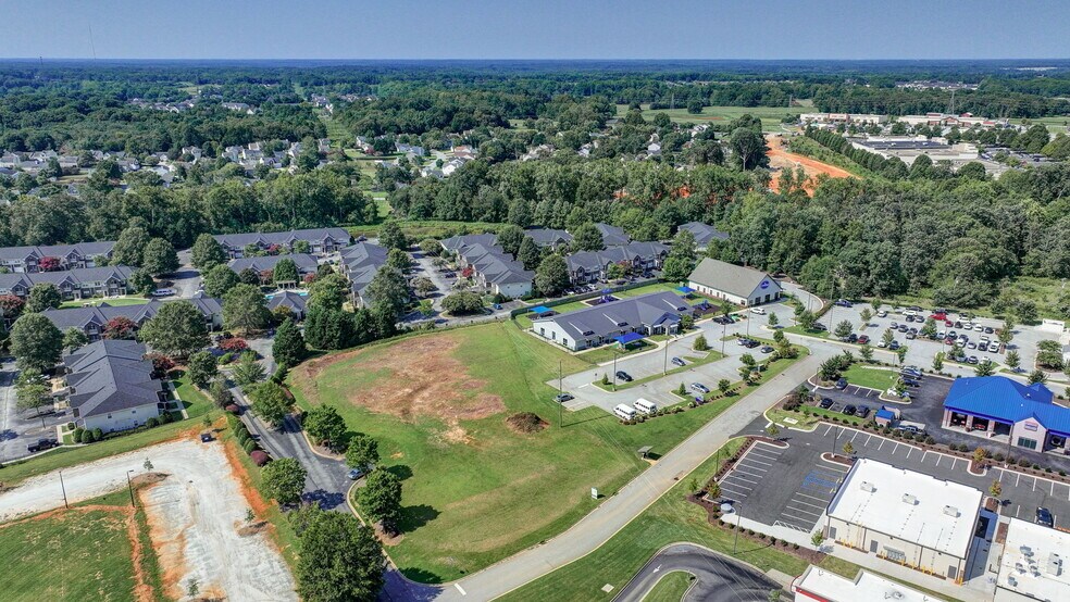 1 Magnolia Cove Dr, Simpsonville, SC à vendre - Aérien – Image 3 sur 15