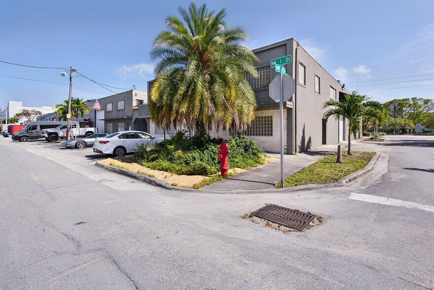 936-940 NW 1st St, Fort Lauderdale, FL à vendre - Photo principale – Image 1 sur 65