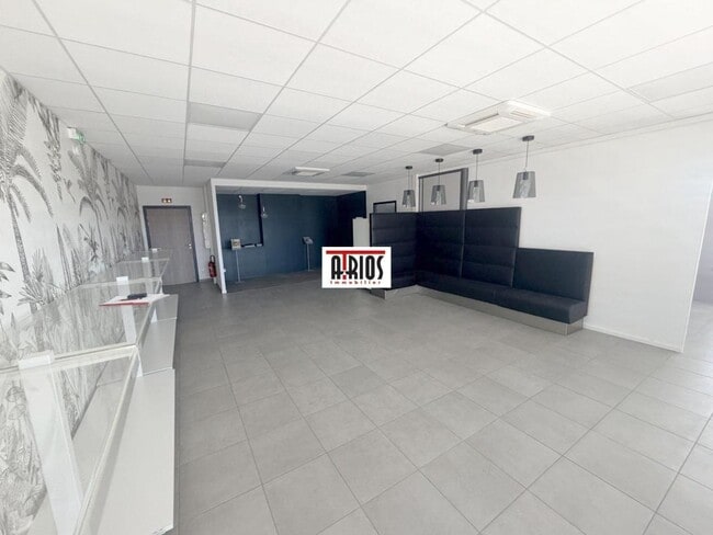 Plus de détails pour Bureau à vendre