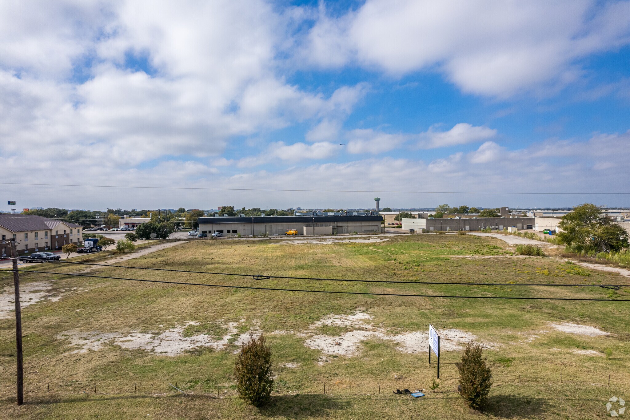 13333 N Stemmons Fwy, Dallas, TX à vendre Photo de l’immeuble– Image 1 sur 12