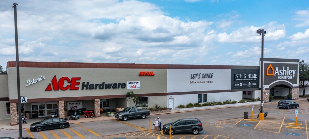 5201 N Navarro St, Victoria, TX à louer - Photo principale – Image 1 sur 4