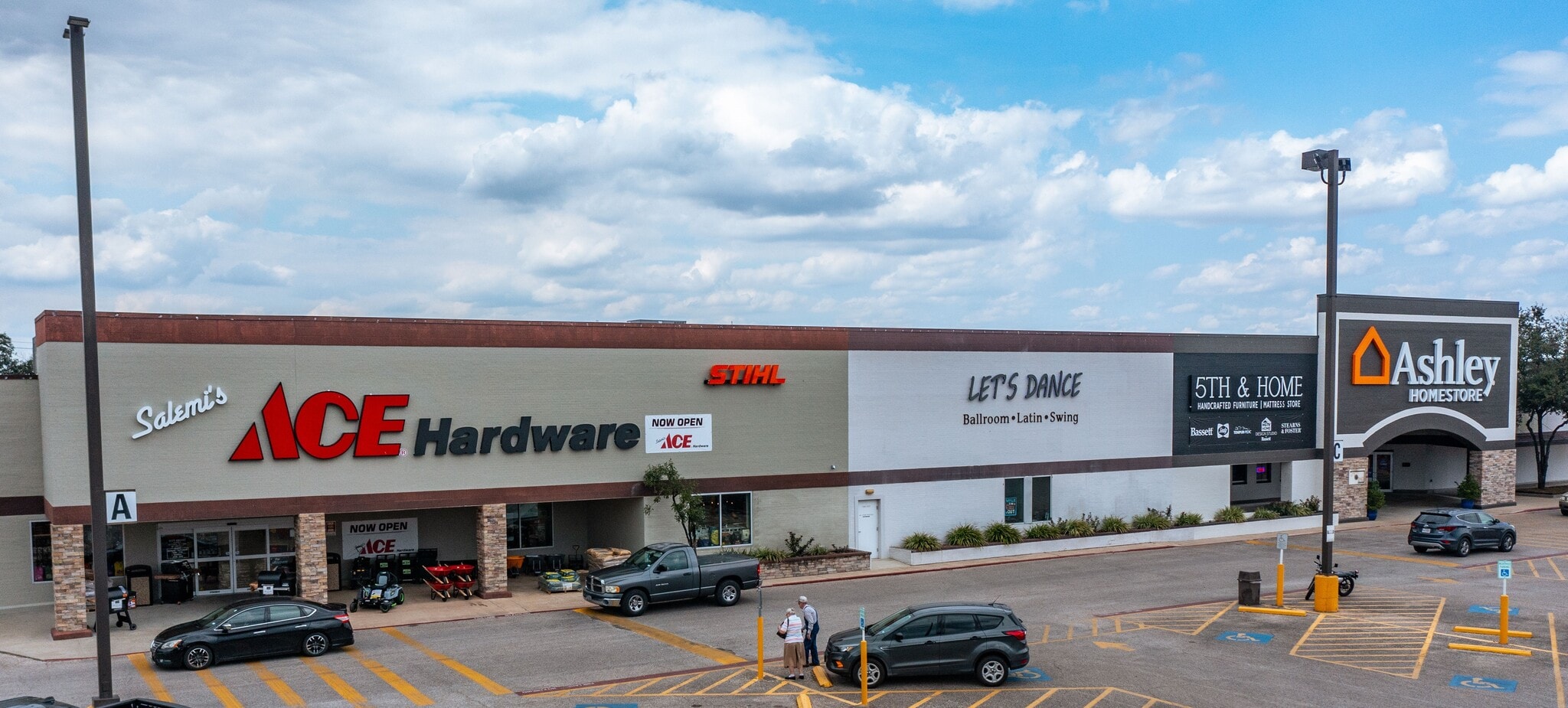 5201 N Navarro St, Victoria, TX à louer Photo principale– Image 1 sur 5