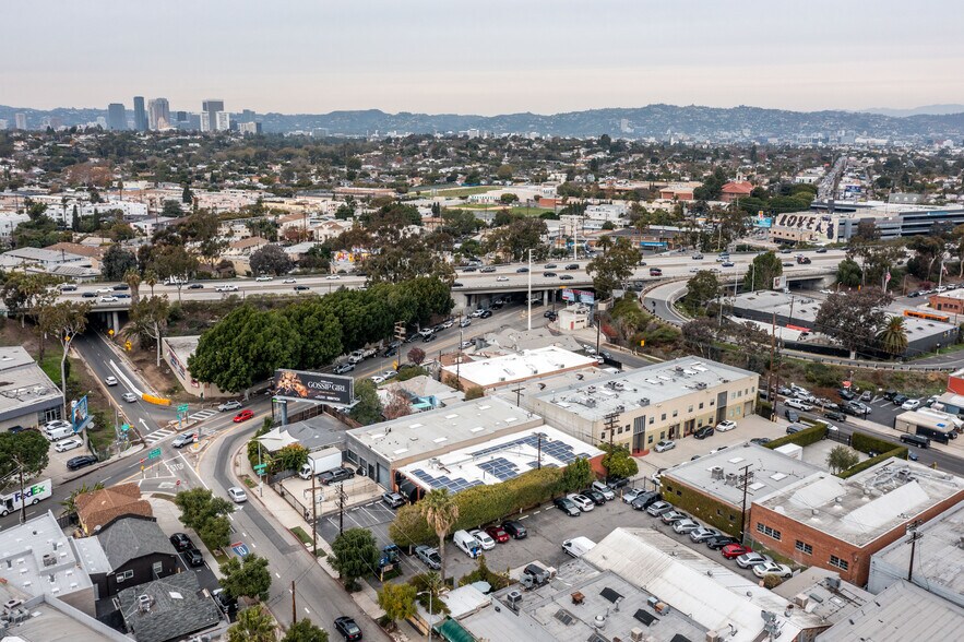 3364 S Robertson Blvd, Los Angeles, CA à vendre - Photo de l’immeuble – Image 2 sur 63