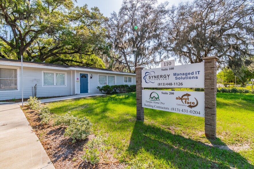 110 Crenshaw Lake Rd, Lutz, FL à louer - Photo de l’immeuble – Image 2 sur 25