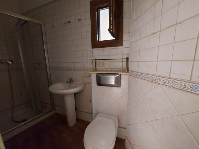 Local commercial dans El Ejido, Almería à louer - Photo de l’immeuble – Image 3 sur 4