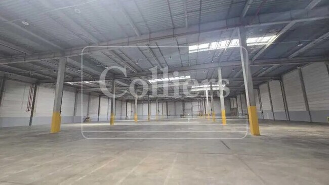 Plus de détails pour Avenue Ferdinand Magellan, Miramas - Bureau, Industriel/Logistique à louer