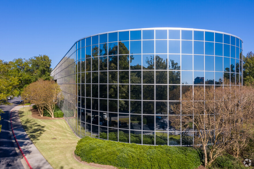 3500 Blue Lake Dr, Birmingham, AL à louer - Photo de l’immeuble – Image 2 sur 10