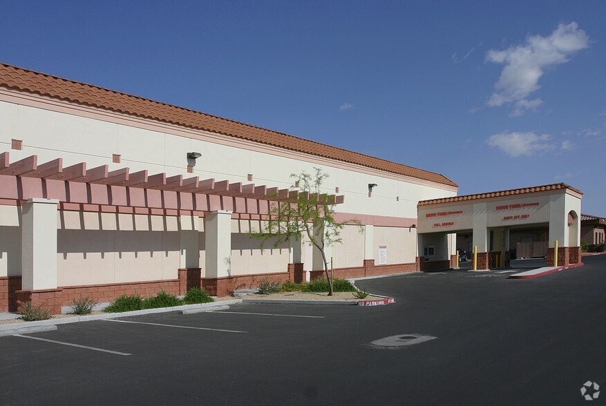 3270 S Buffalo Dr, Las Vegas, NV à louer - Photo de l’immeuble – Image 3 sur 8
