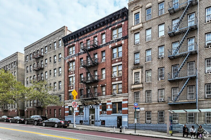 2512 University Ave, Bronx, NY à vendre - Photo principale – Image 1 sur 8