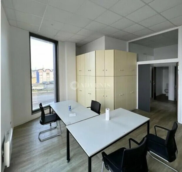 Bureau dans Lesquin à louer - Photo de l’immeuble – Image 3 sur 6