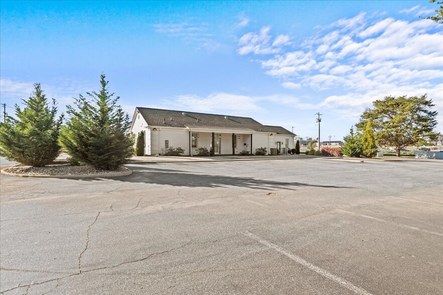 100 Inman Rd, Lyman, SC à vendre - Photo de l’immeuble – Image 2 sur 33
