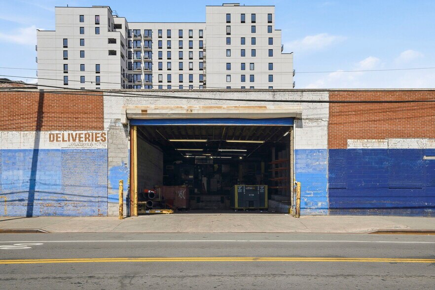 413 Liberty Ave, Brooklyn, NY à vendre - Photo de l’immeuble – Image 2 sur 12