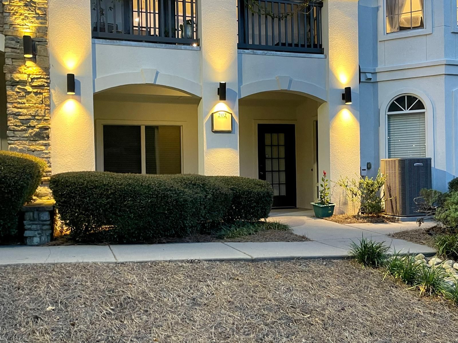 2015 Barrett Lakes Blvd NW, Kennesaw, GA à louer Photo de l’immeuble– Image 1 sur 16