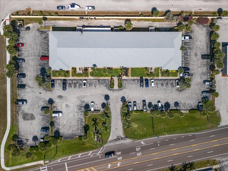 1790 Florida A1A, Satellite Beach, FL à vendre - Photo de l’immeuble – Image 3 sur 28