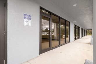 5707 S Suncoast Blvd, Homosassa, FL à louer Photo de l’immeuble– Image 1 sur 9