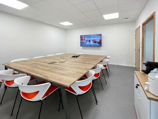 Plus de détails pour 8 Avenue De Shenzhen, Chasseneuil-du-Poitou - Bureau à louer