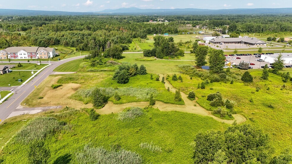 0 Plaza Boulevard Blvd, Plattsburgh, NY à vendre - Photo de l’immeuble – Image 2 sur 6