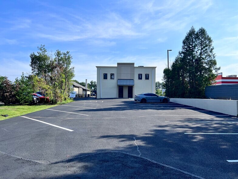 530 W Street Rd, Warminster, PA à vendre - Photo de l’immeuble – Image 3 sur 3