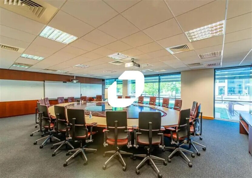 Bureau dans Serris à louer - Photo de l’immeuble – Image 2 sur 4