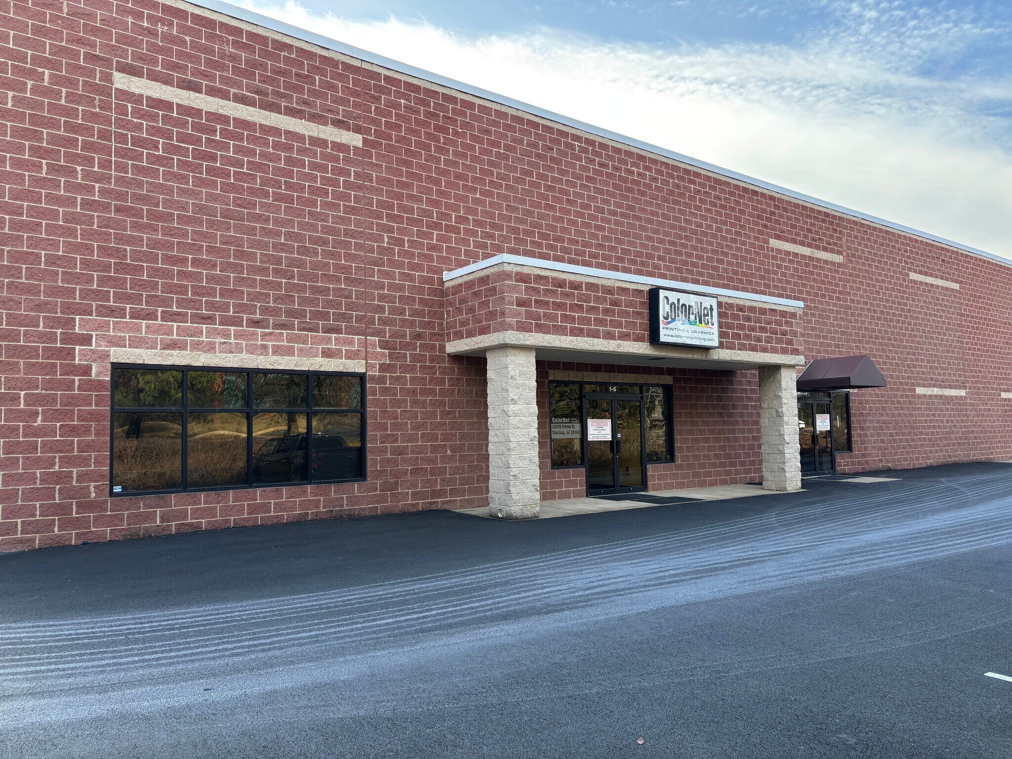 22570 Glenn Dr, Sterling, VA à vendre Photo principale– Image 1 sur 12