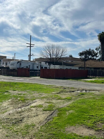 923 Goleta Way, Hanford, CA à vendre - Photo de l’immeuble – Image 2 sur 7