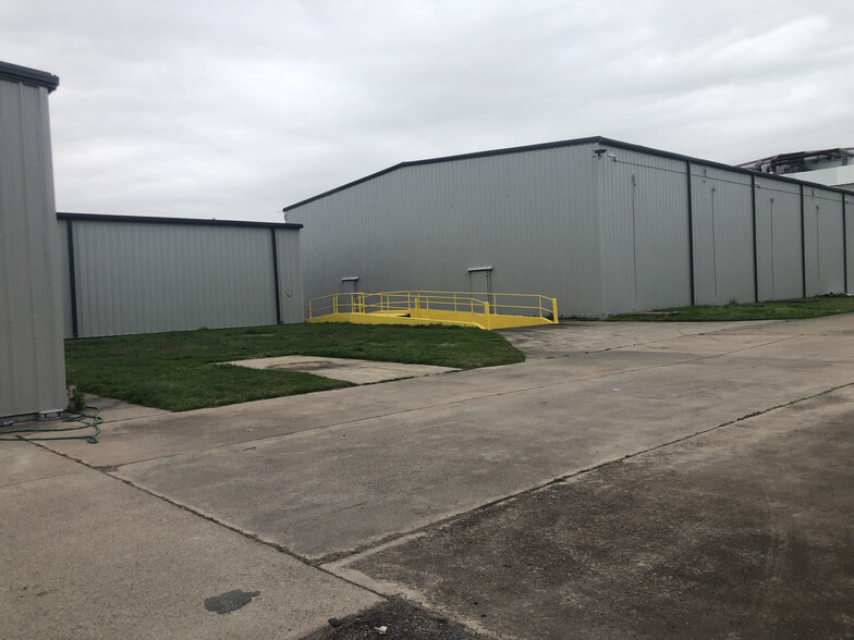 812 N International Blvd, Weslaco, TX à louer - Photo de l’immeuble – Image 3 sur 8