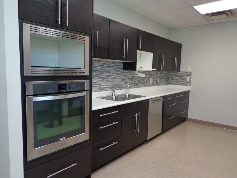 3122 114th Ave SE, Calgary, AB à louer - Photo intérieure – Image 3 sur 11
