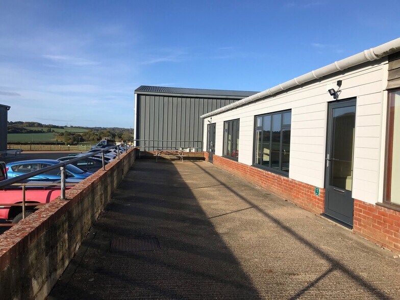 The Long Barn, Norton Farm, Selborne Rd, Alton à louer - Photo de l’immeuble – Image 2 sur 5