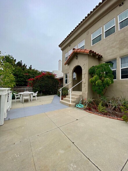 117 Paloma Ave, Venice, CA à vendre - Photo de l’immeuble – Image 2 sur 17