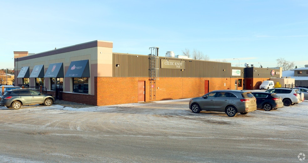 388 St Albert Trl, St. Albert, AB à louer - Photo de l’immeuble – Image 2 sur 2